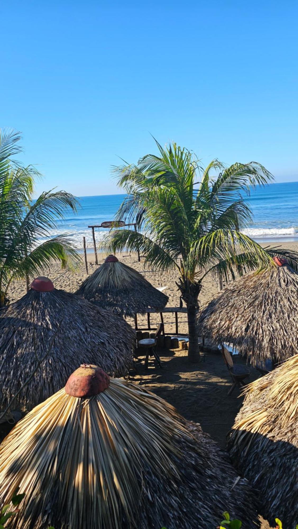 Mano A Mano Eco Hostal Las Penitas Exterior photo