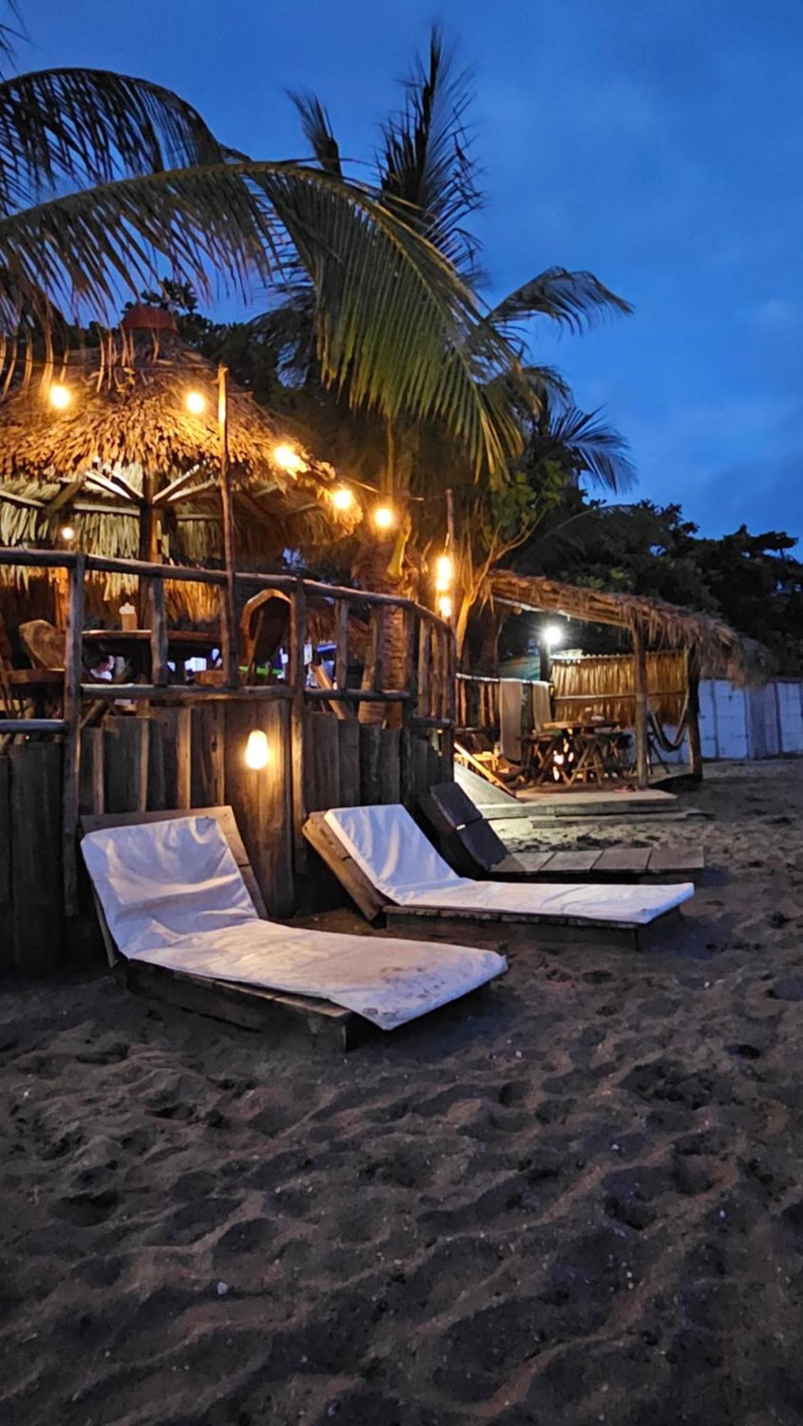 Mano A Mano Eco Hostal Las Penitas Exterior photo